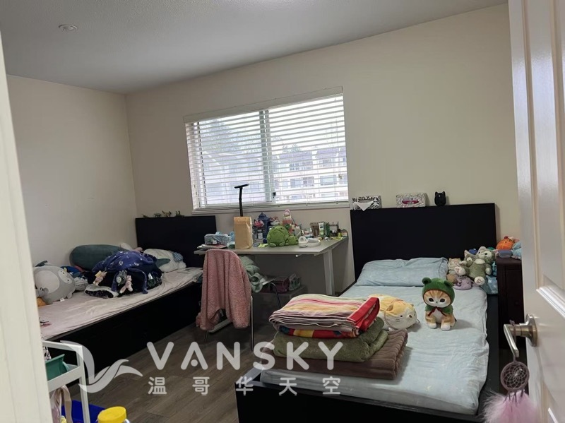 250324162819_3rd floor bedroom-2.JPG